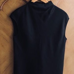 NWOT ARMANI EXCHANGE SLEEVELESS TOP IN XS/TP